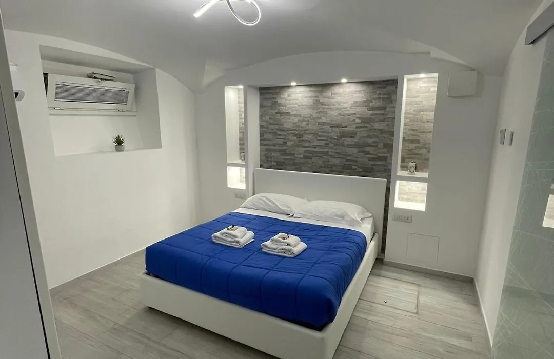 Trastevereloft228 Apt. White-1